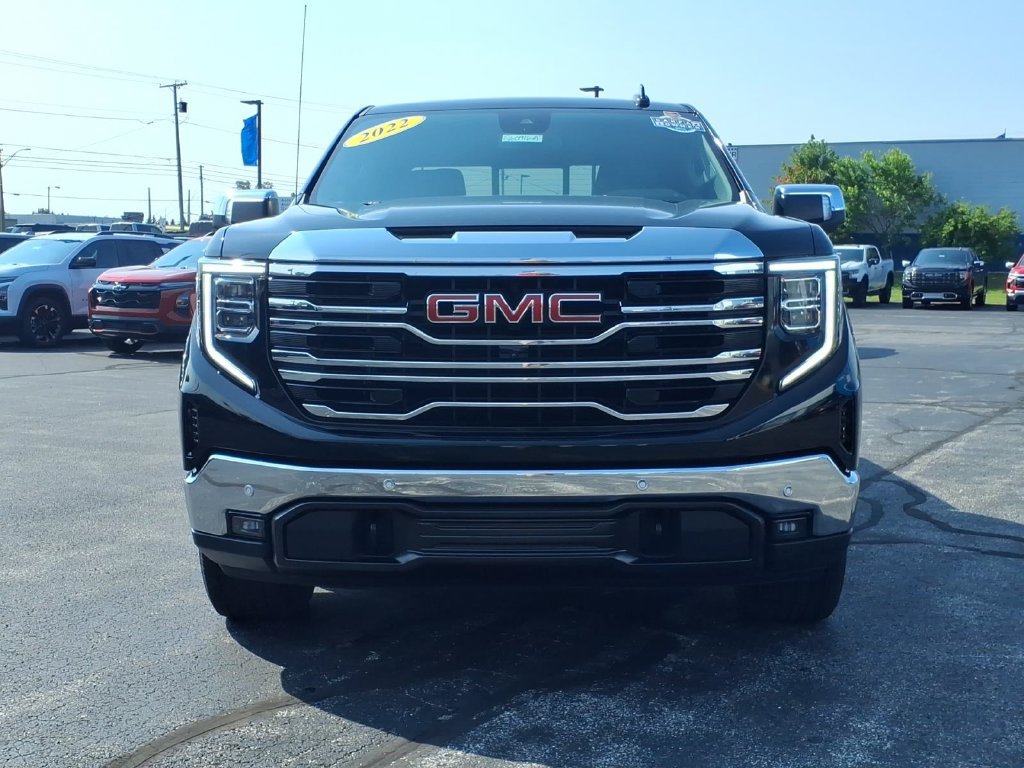 Used 2022 GMC Sierra 1500 SLT w/ SLT Premium Plus Package AWD/4WD image 2