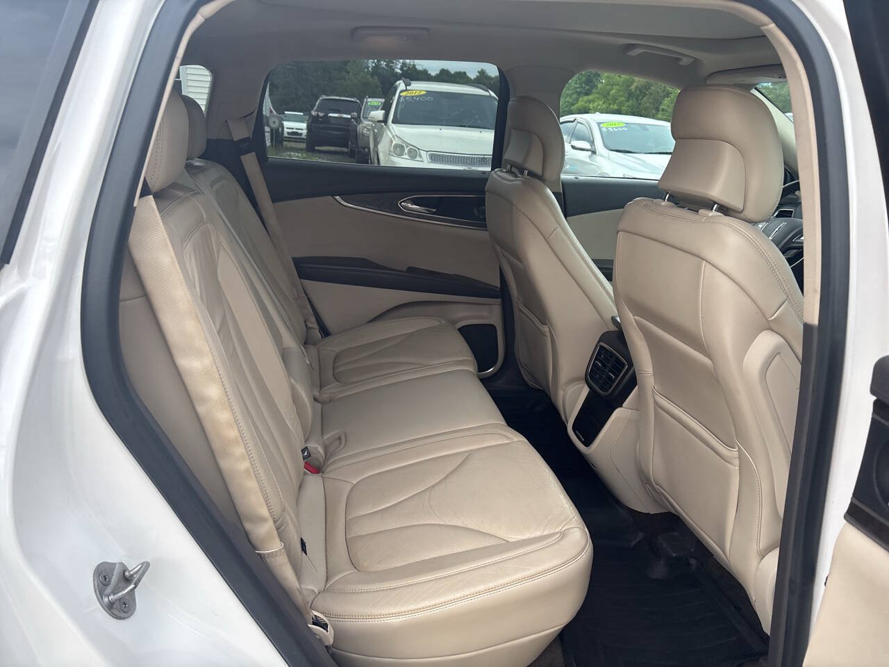 Used 2016 Lincoln MKX Select FWD image 17