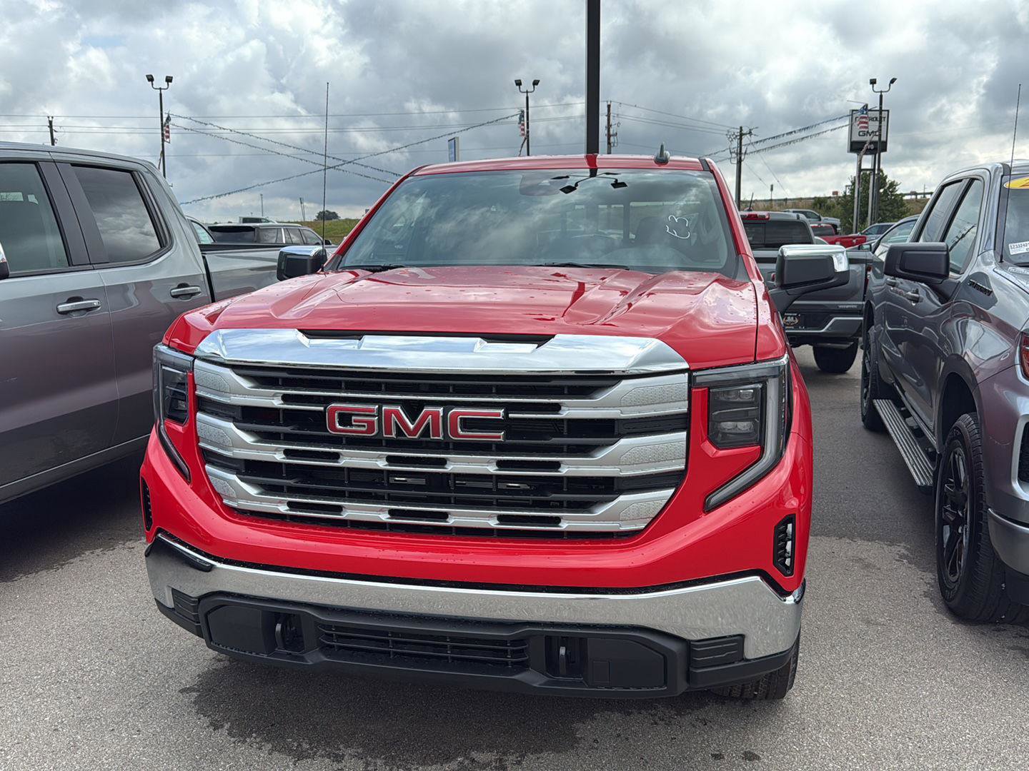 New 2026 GMC Sierra 1500 SLE w/ Preferred Package image 1