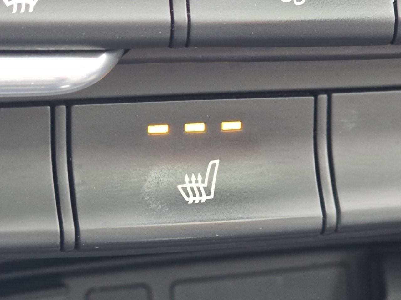 Used 2020 Hyundai Santa Fe SEL w/ Convenience + Premium Package image 7