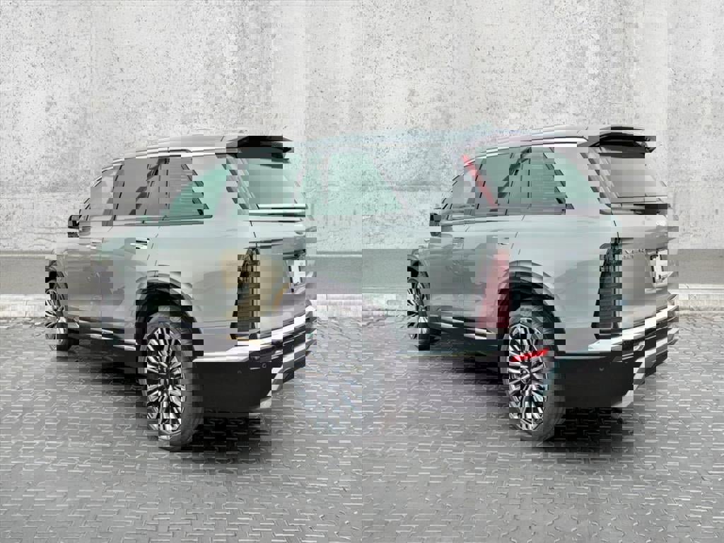 New 2026 Cadillac Vistiq Premium Luxury w/ LPO, Floor Liner Package image 10