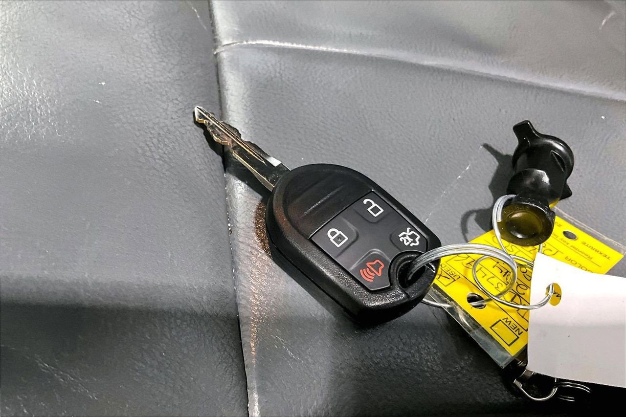 Used 2014 Ford F150 XLT w/ Equipment Group 302A Luxury image 19