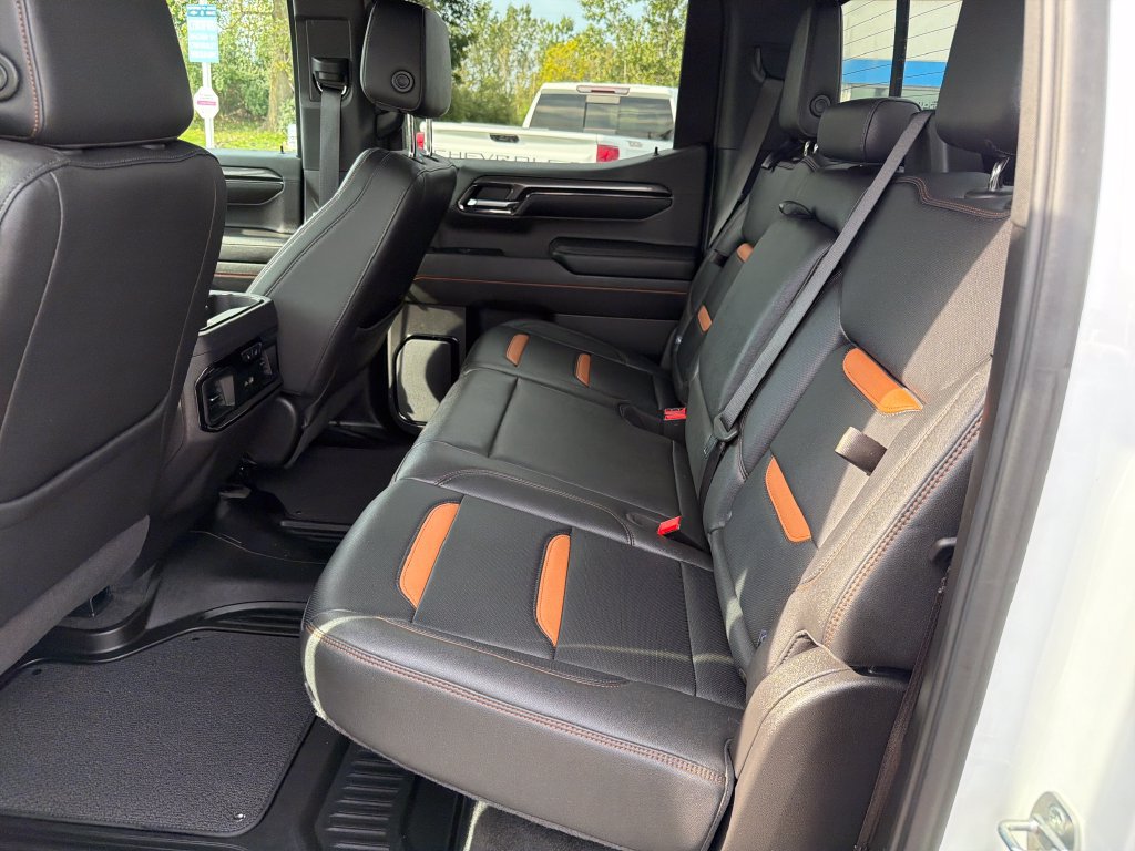 Used 2024 GMC Sierra 1500 AT4 w/ Technology Package AWD/4WD image 26