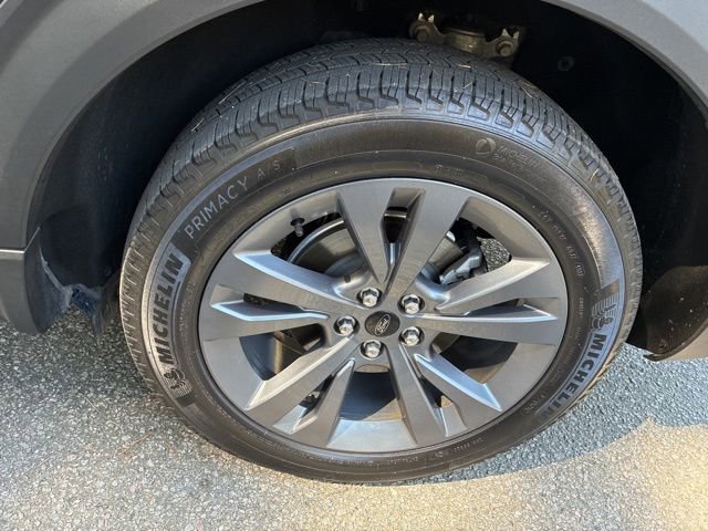 Used 2023 Ford Explorer XLT w/ Equipment Group 202A image 12