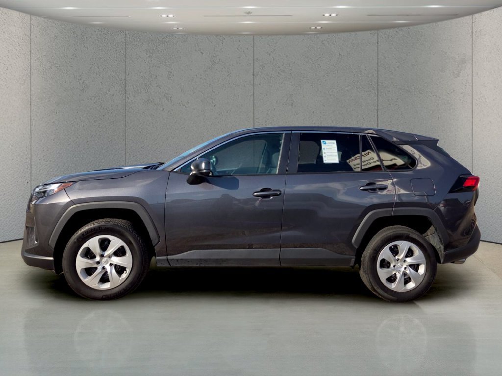 Used 2025 Toyota RAV4 LE AWD/4WD image 2