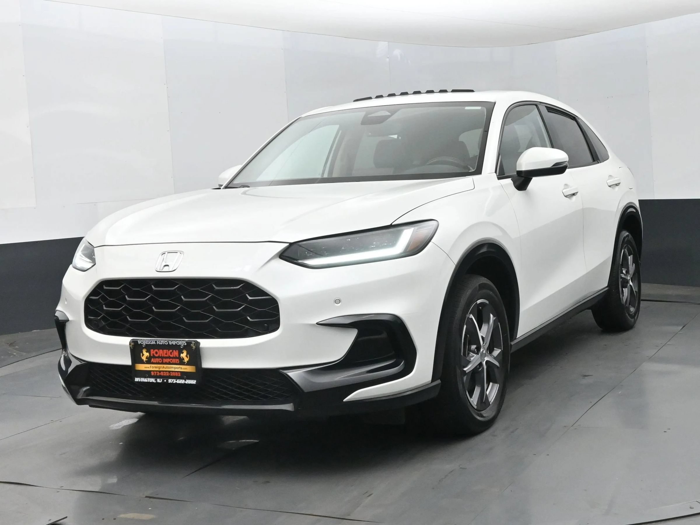 Used 2023 Honda HR-V EX-L image 1