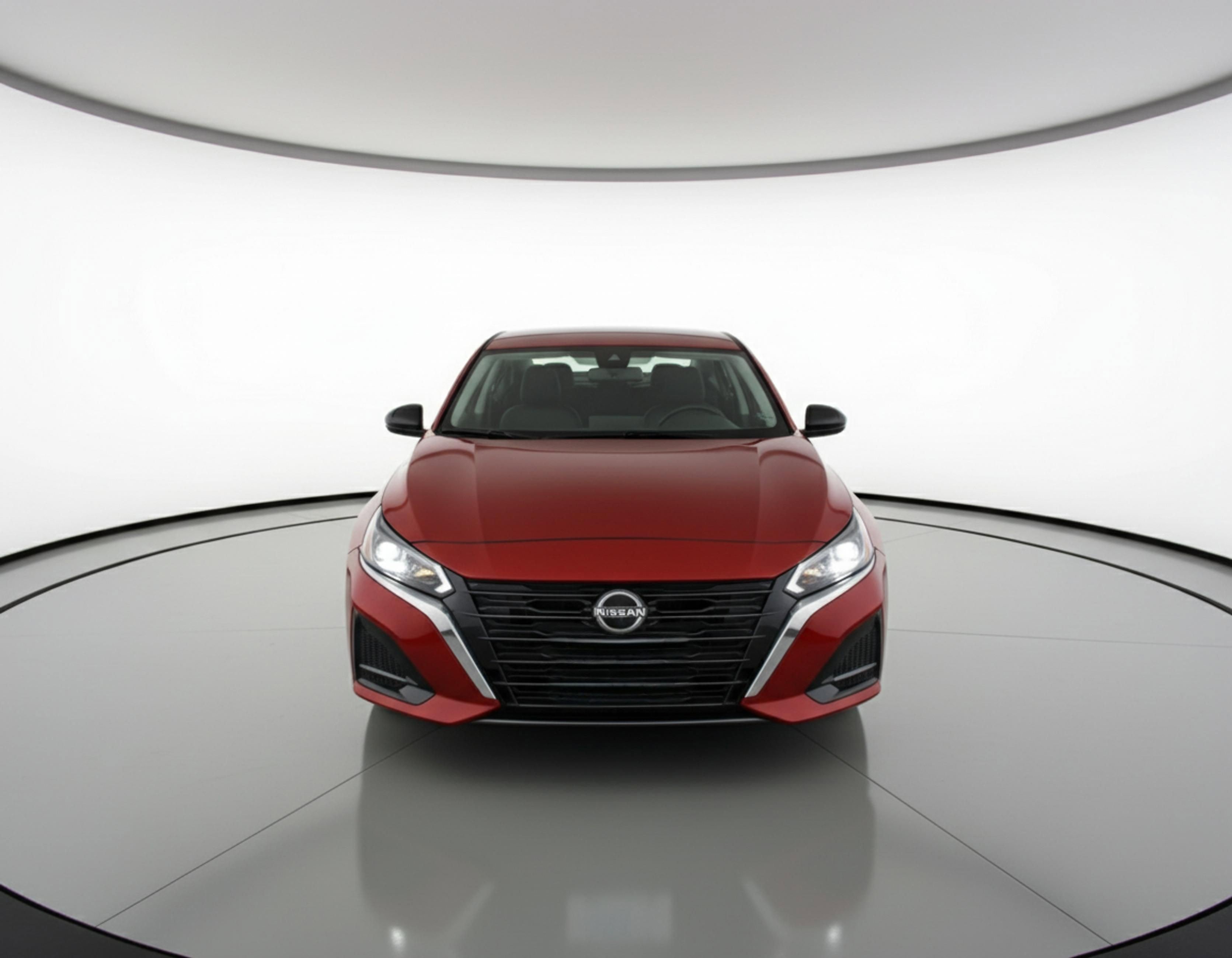 Used 2025 Nissan Altima 2.5 SV image 2