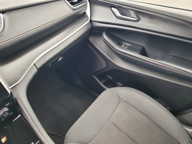 Used 2023 Jeep Grand Cherokee L Laredo AWD/4WD image 12