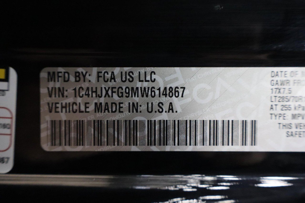 Used 2021 Jeep Wrangler Unlimited Rubicon w/ Steel Bumper Group image 18