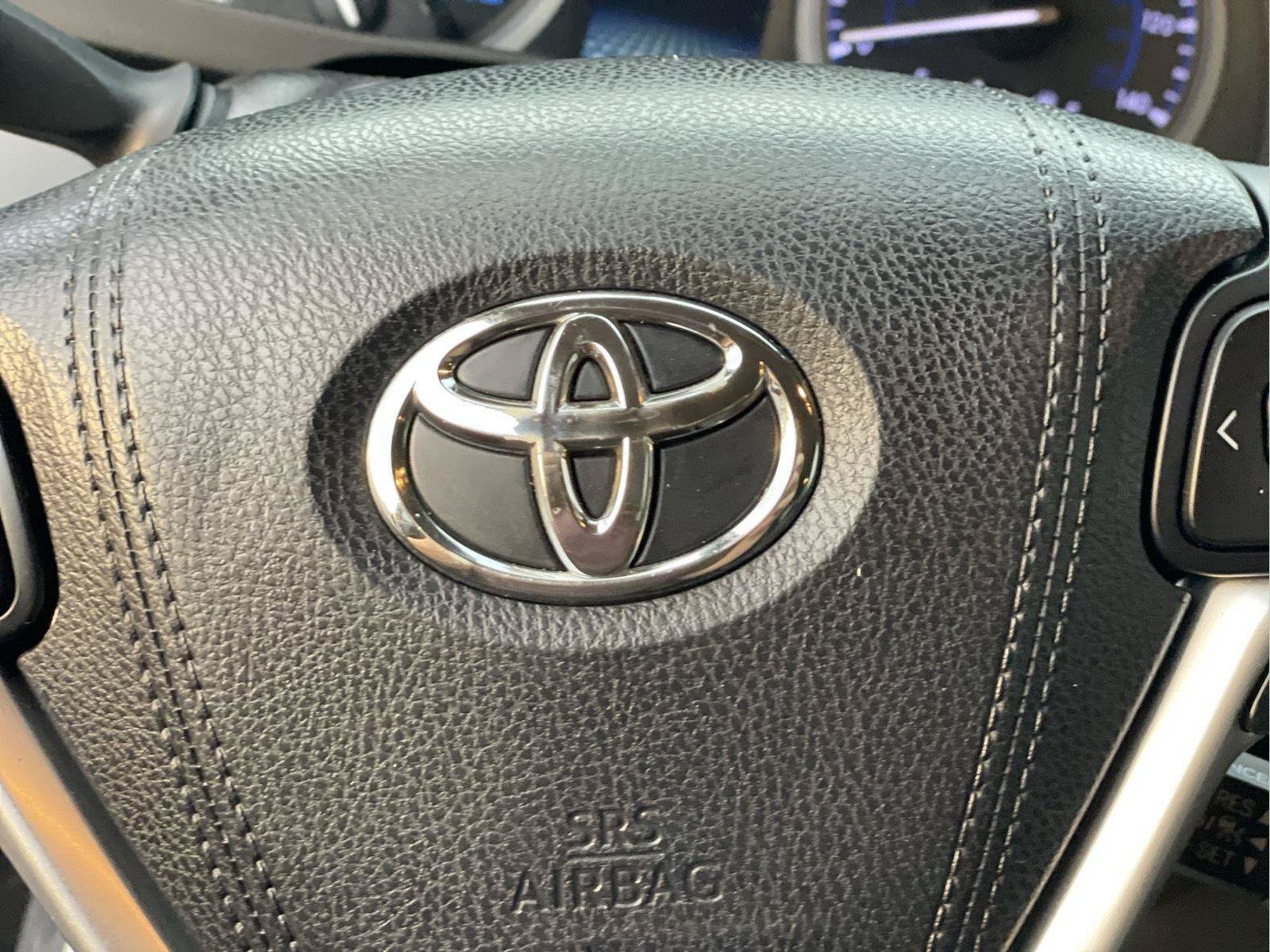 Used 2018 Toyota Highlander XLE AWD/4WD image 33