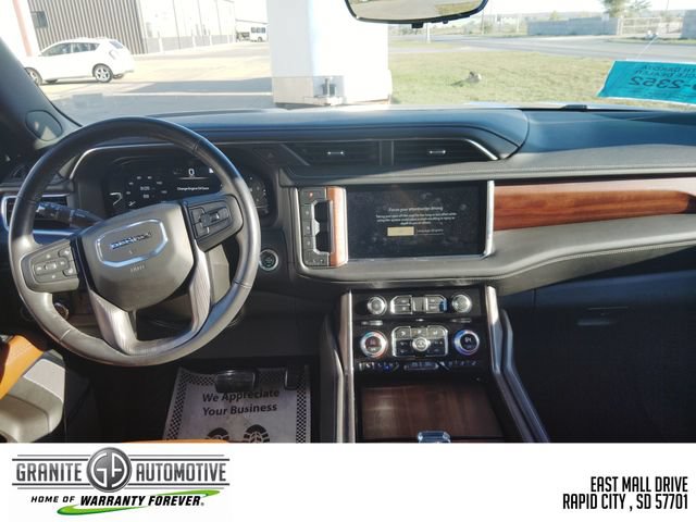 Used 2023 GMC Yukon Denali Ultimate AWD/4WD image 13