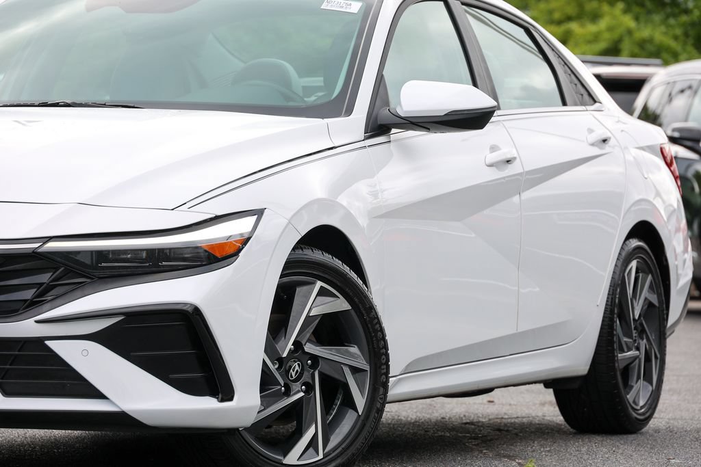 Used 2024 Hyundai Elantra Limited FWD image 14