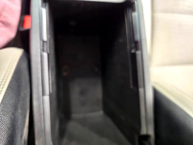 Used 2015 Toyota Camry SE FWD image 16