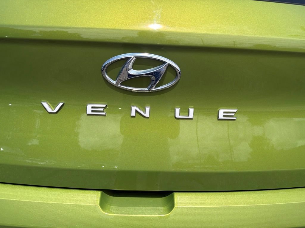 Certified 2024 Hyundai Venue SEL FWD image 10