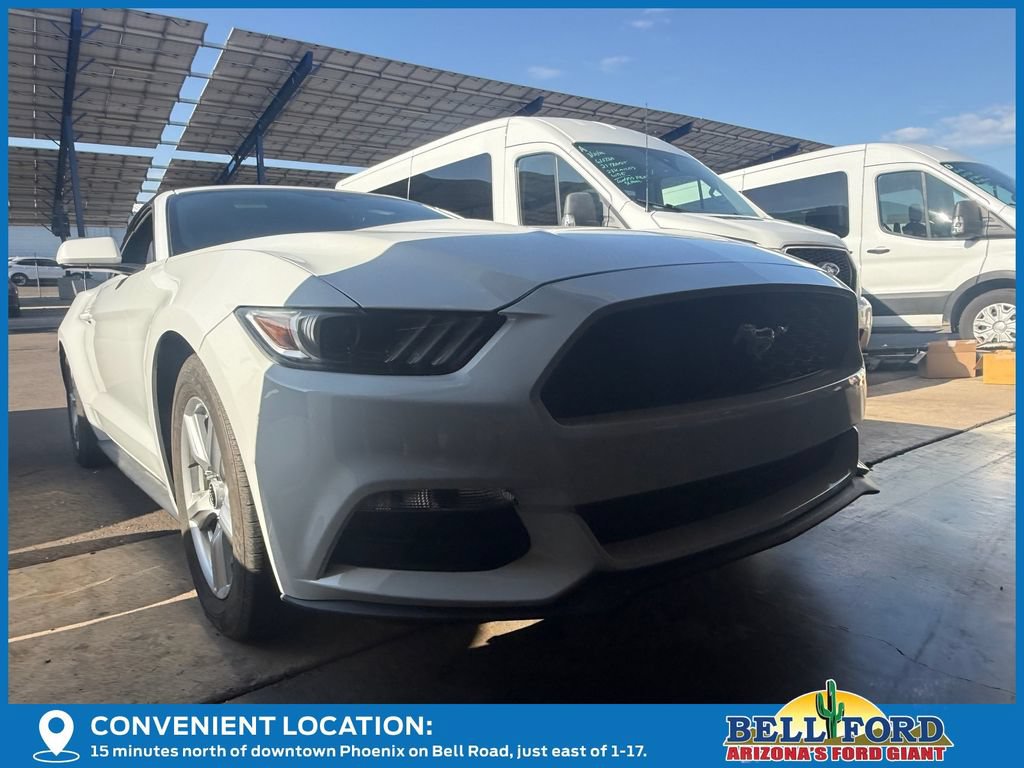 Used 2016 Ford Mustang Convertible RWD image 4
