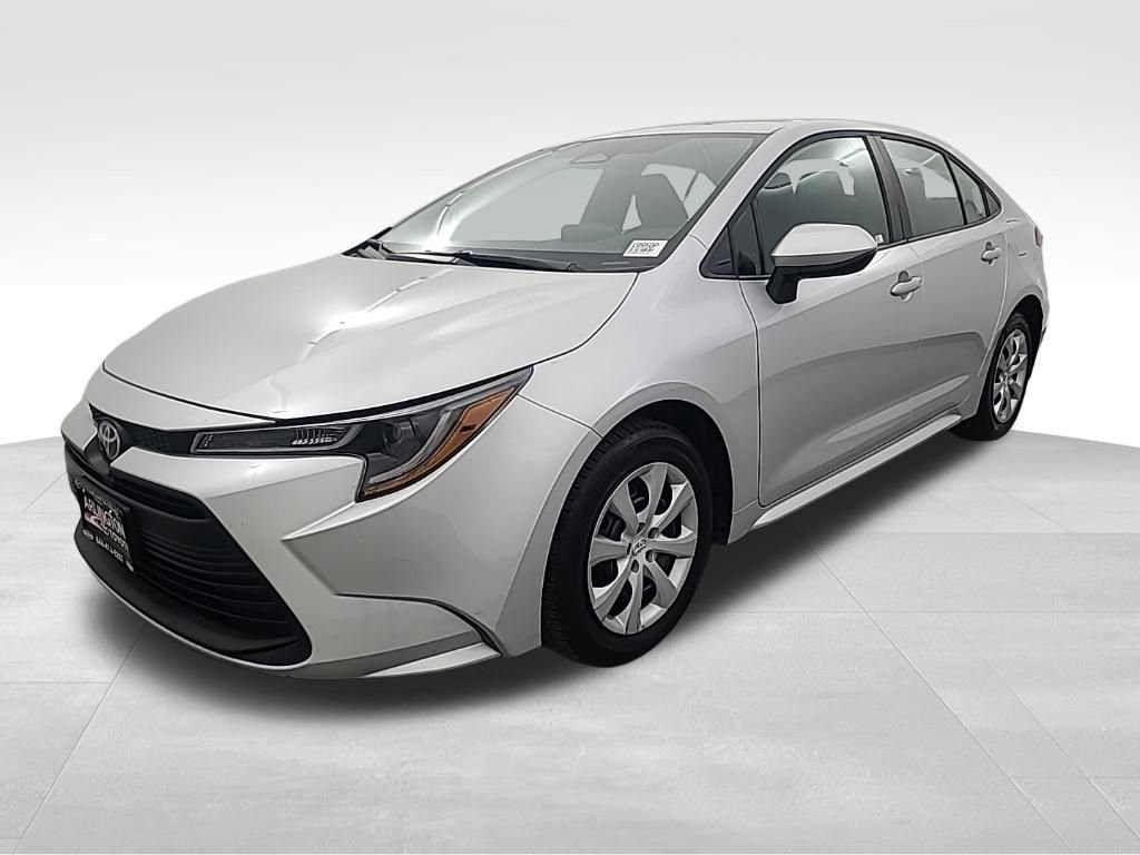 Used 2025 Toyota Corolla LE image 8
