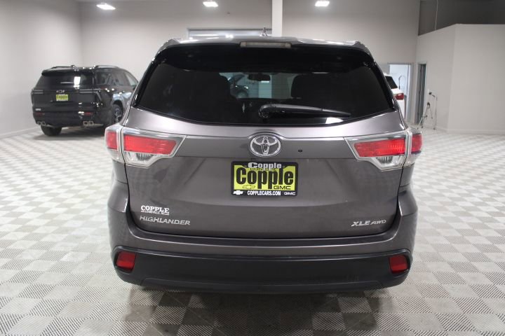 Used 2015 Toyota Highlander XLE image 11