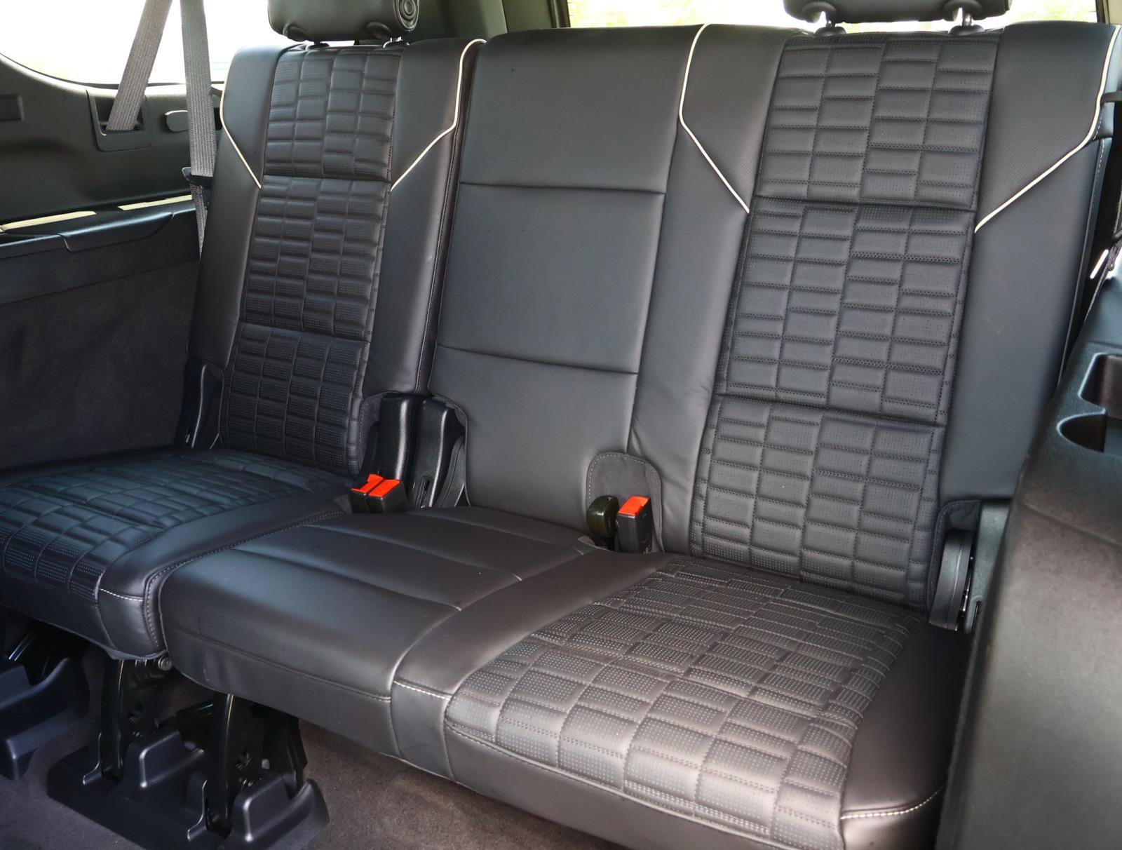 Certified 2024 Cadillac Escalade ESV Premium Luxury Platinum AWD/4WD image 29