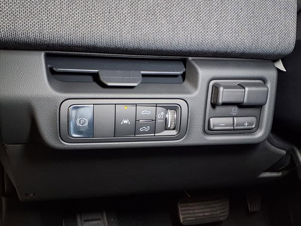 Used 2026 GMC Sierra EV Elevation AWD/4WD image 17