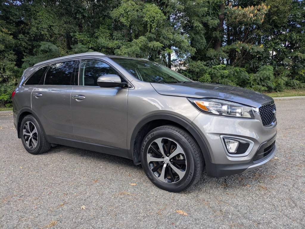 Used 2018 Kia Sorento EX FWD image 2