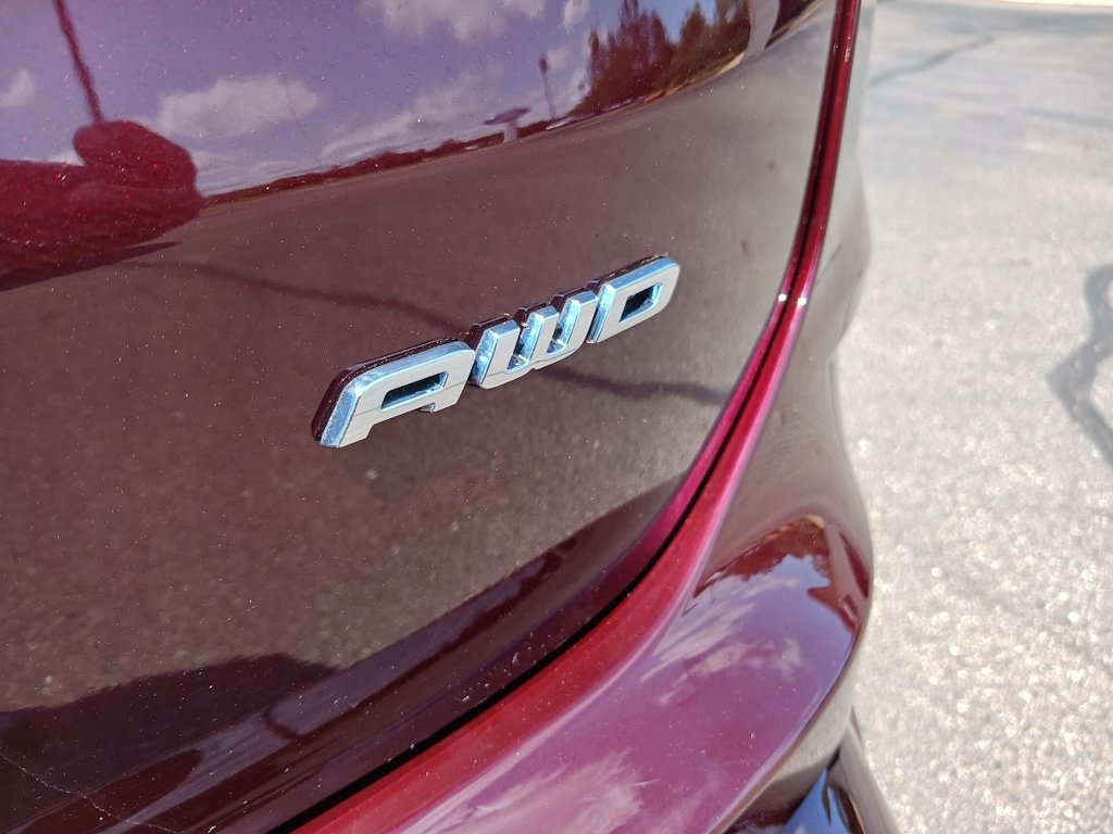 Used 2024 Ford Edge ST-Line w/ Class II Trailer Tow Package AWD/4WD image 7