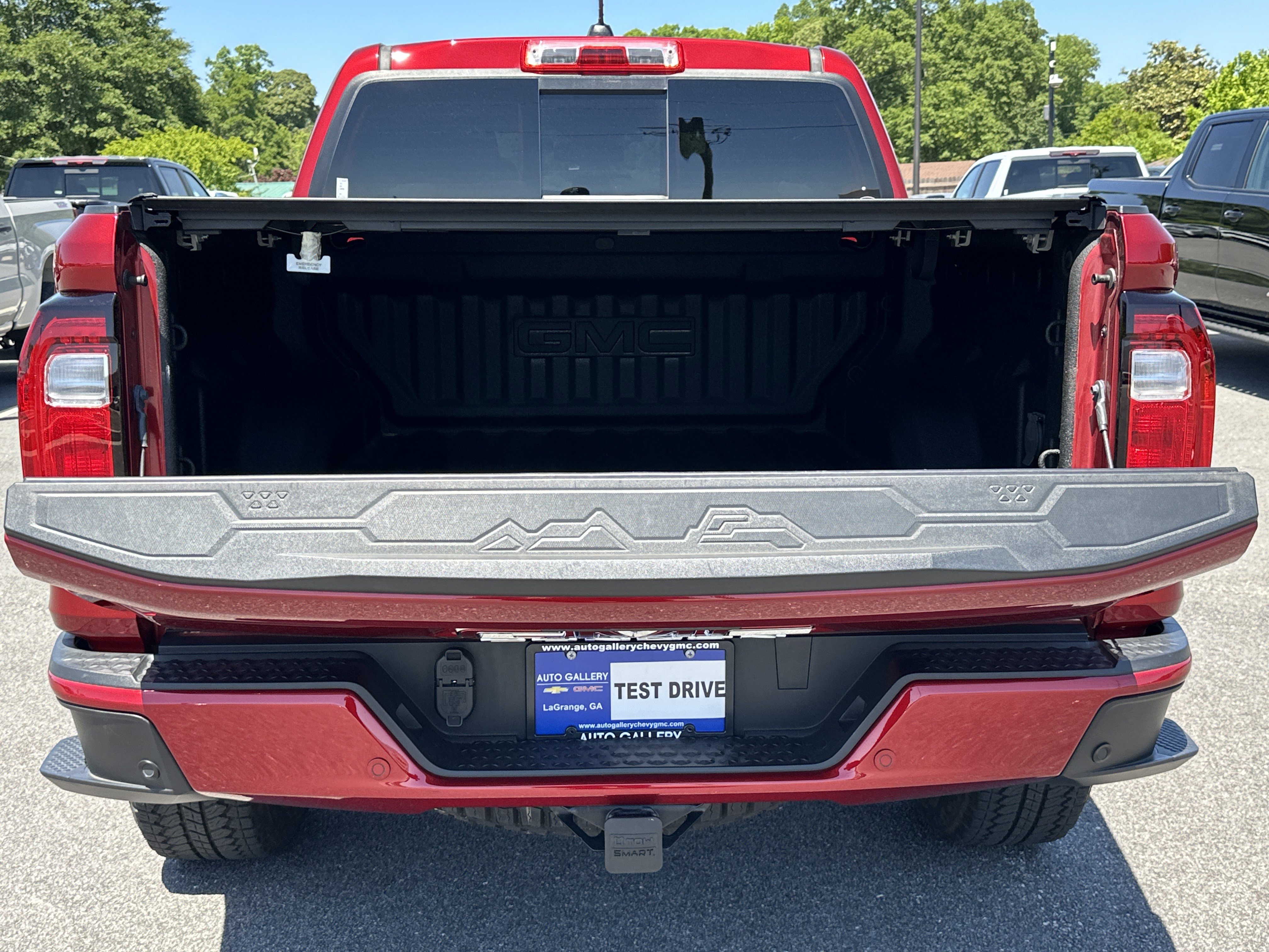 Certified 2023 GMC Canyon AT4 w/ AT4 Premium Package AWD/4WD image 19