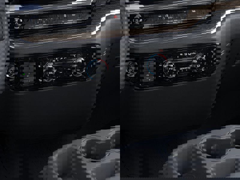 New 2026 GMC Sierra 1500 Elevation w/ Elevation Select Package AWD/4WD image 23