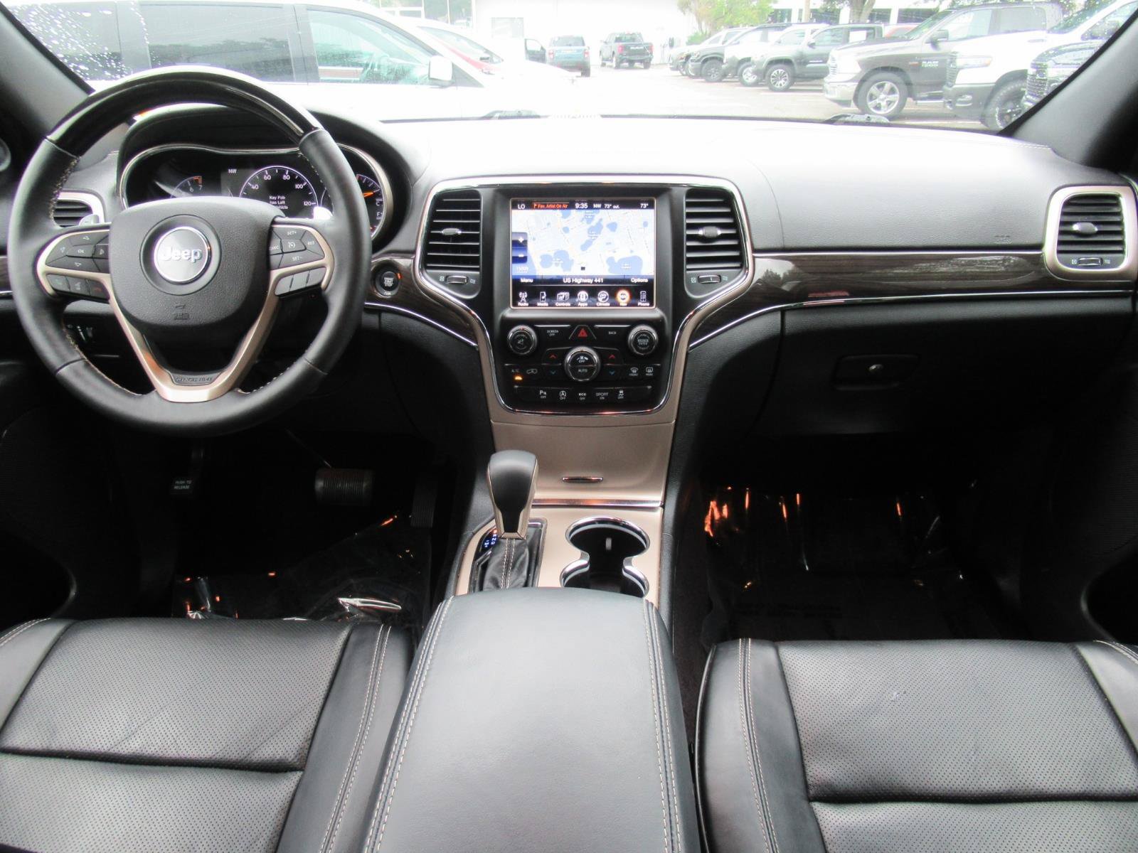 Used 2017 Jeep Grand Cherokee Overland AWD/4WD image 13