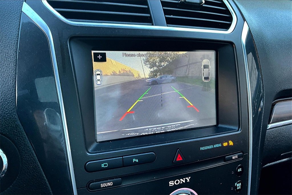 Used 2019 Ford Explorer Limited w/ Class III Trailer Tow Package image 14