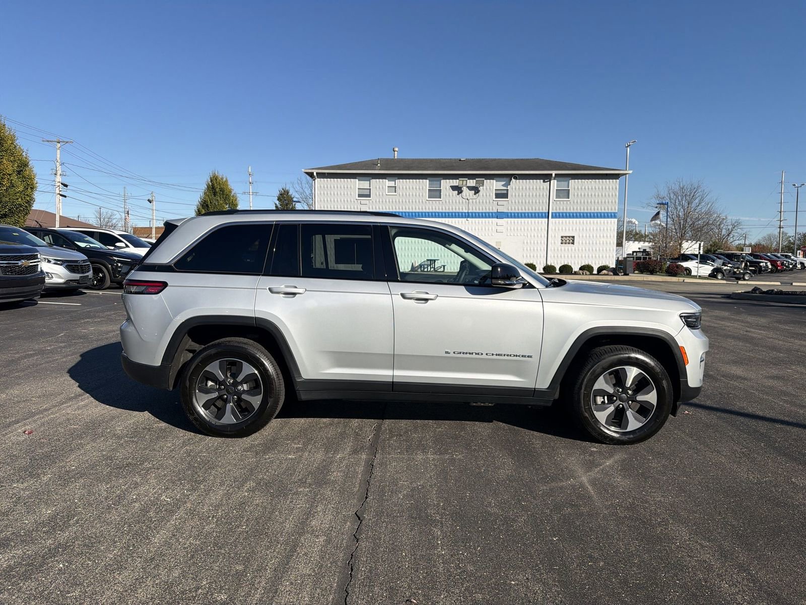 Used 2024 Jeep Grand Cherokee Limited 4xe image 9