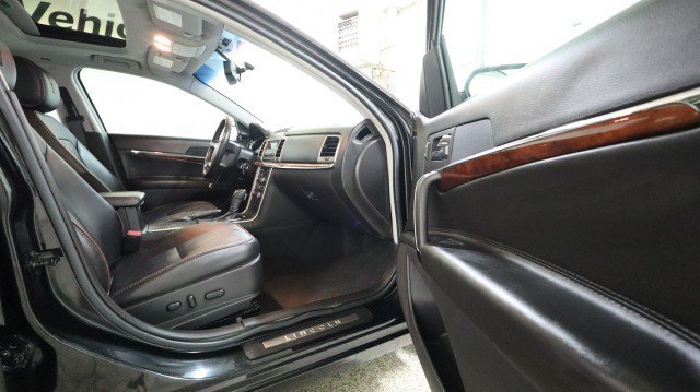 Used 2012 Lincoln MKZ FWD image 10