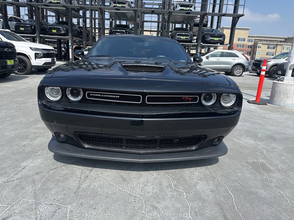 Used 2019 Dodge Challenger R/T RWD image 2