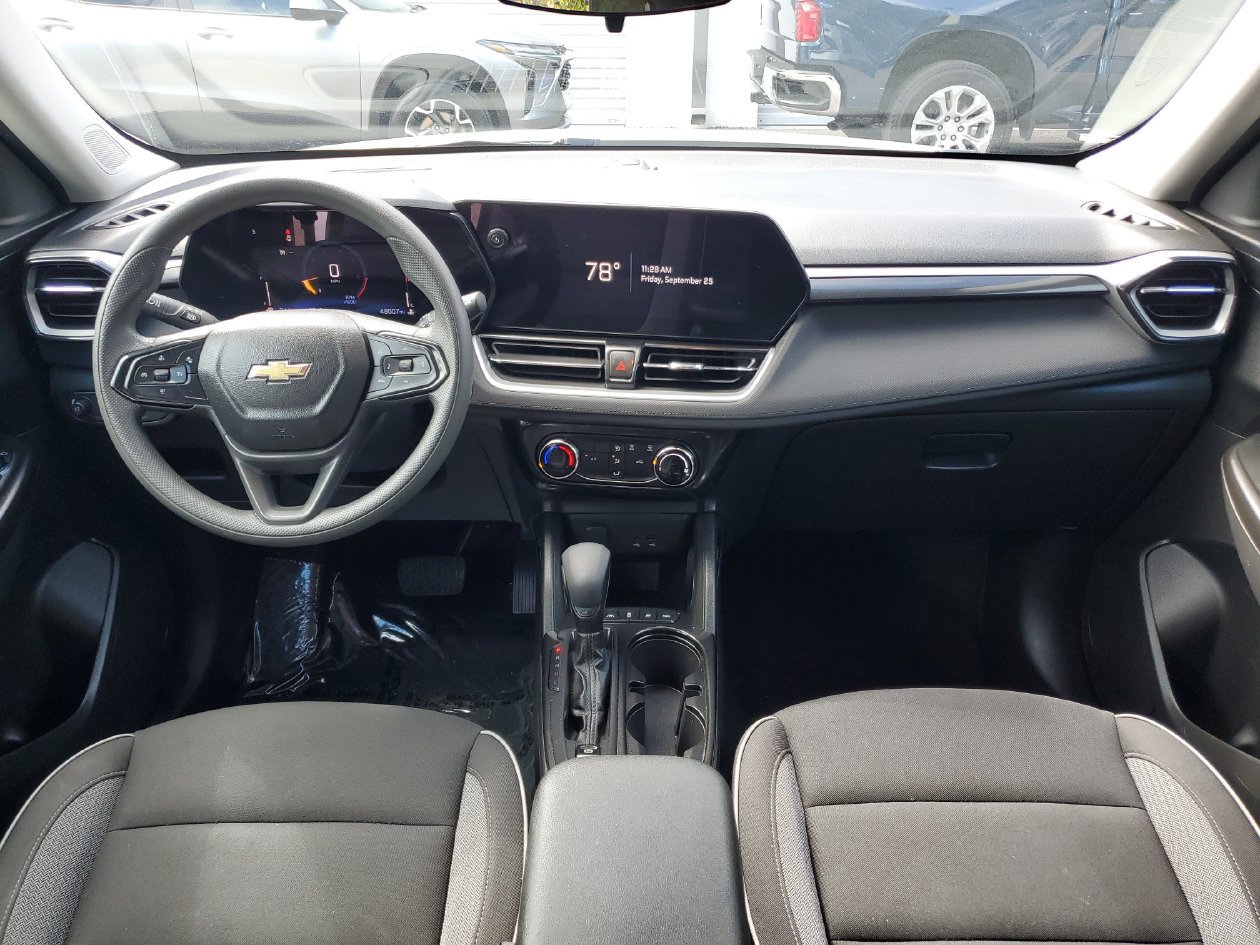 Used 2025 Chevrolet TrailBlazer LT AWD/4WD image 11