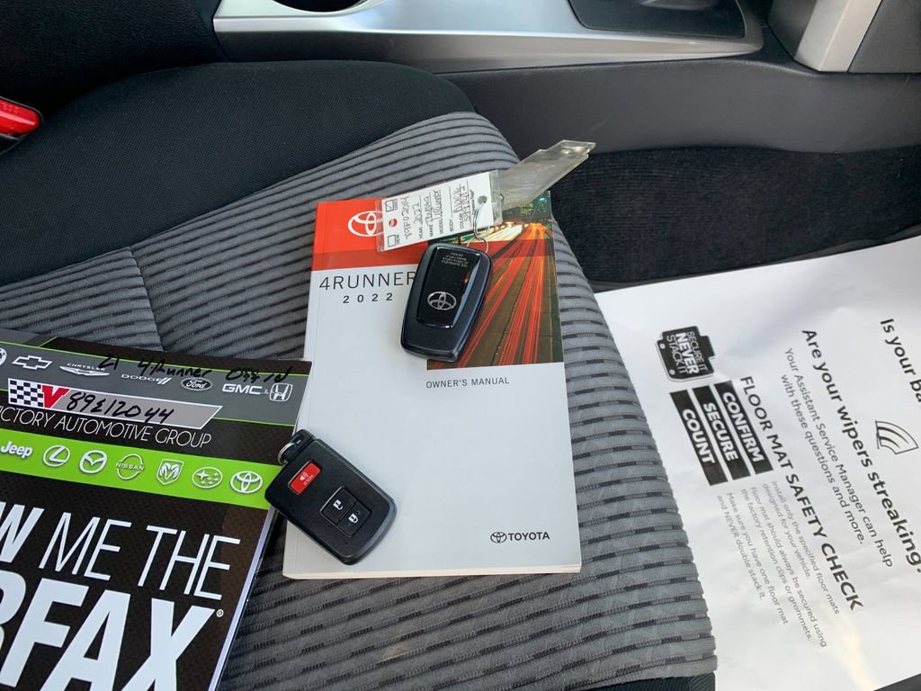 Used 2022 Toyota 4Runner SR5 image 9