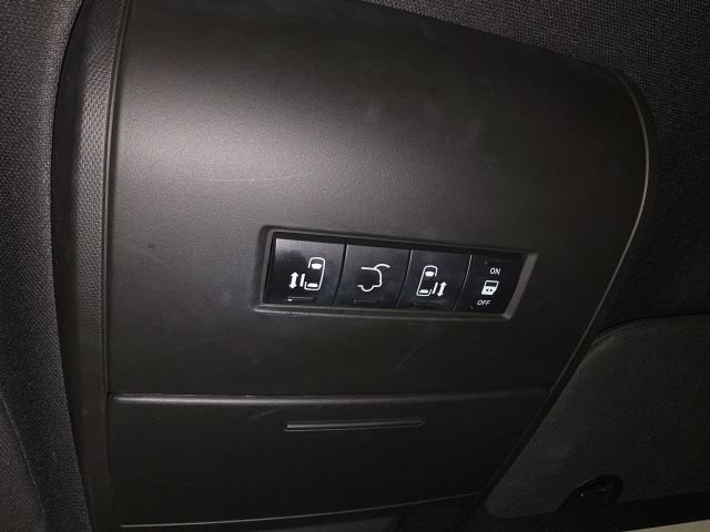 Used 2014 Dodge Grand Caravan R/T FWD image 36