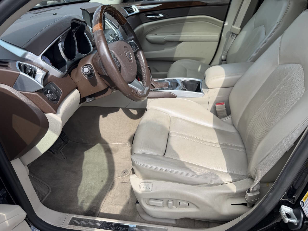 Used 2011 Cadillac SRX Premium AWD/4WD image 14