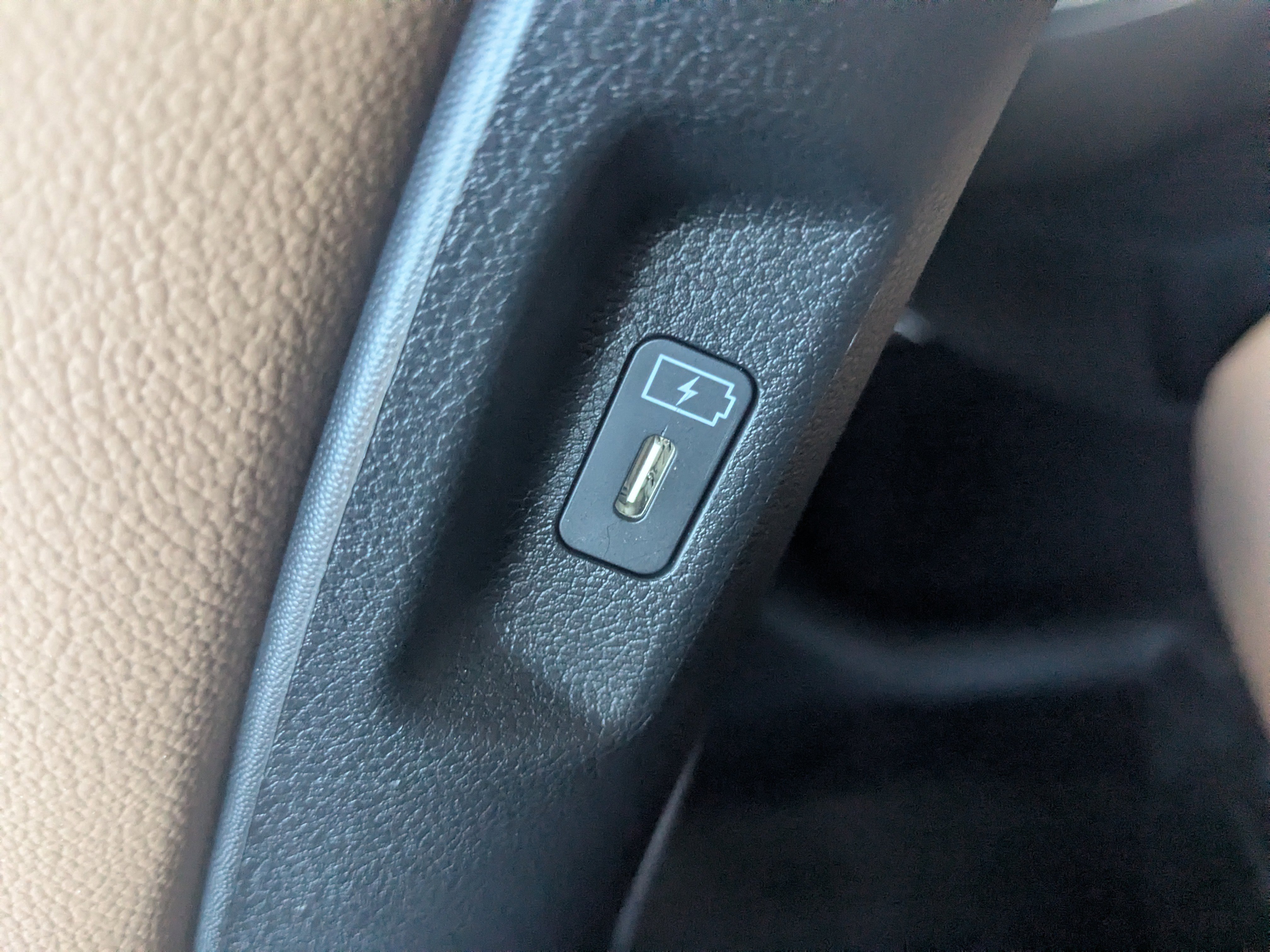 Used 2025 Hyundai Santa Fe Limited image 21