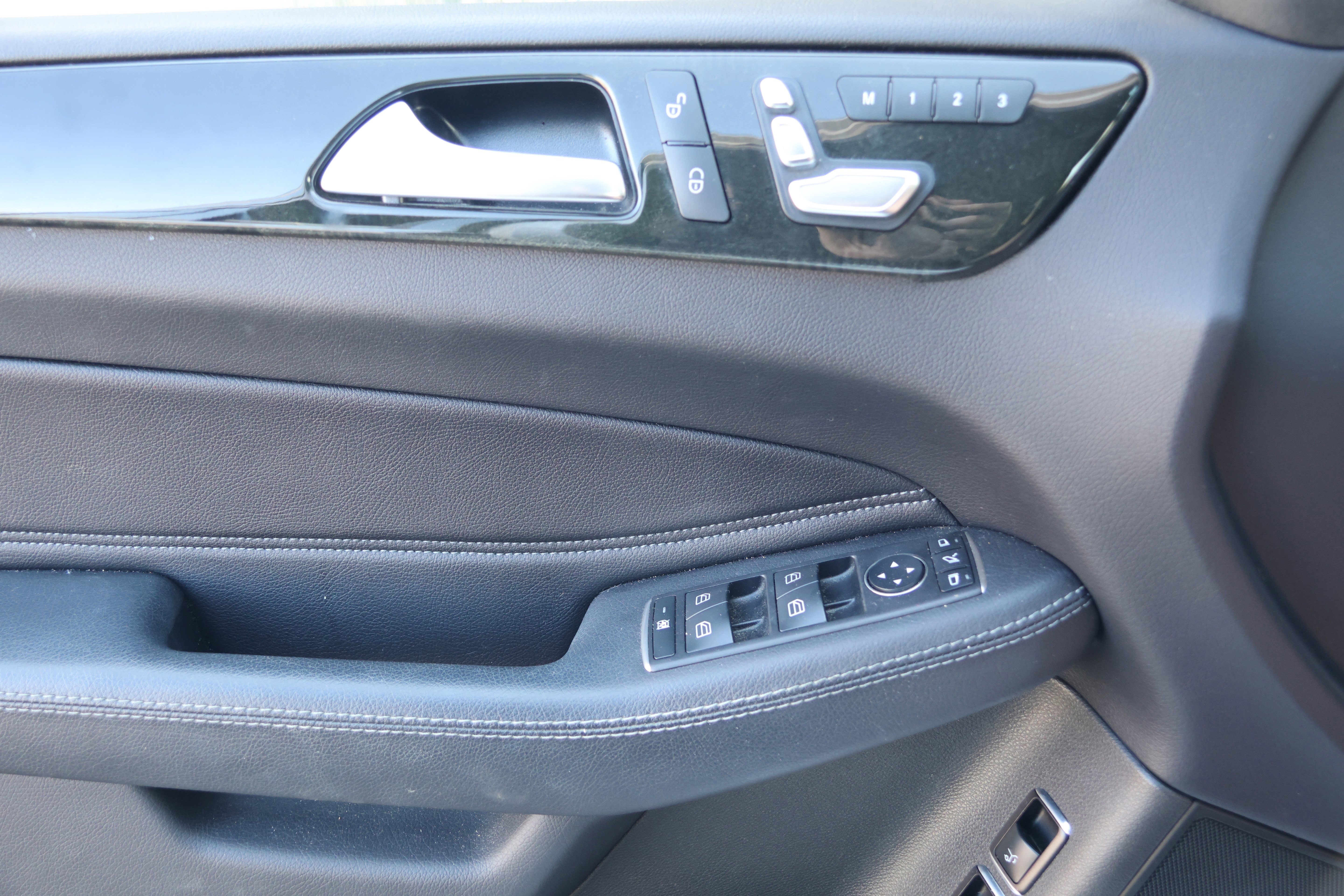 Used 2019 Mercedes-Benz GLS 450 4MATIC image 12