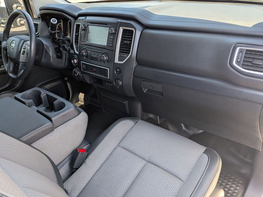 Used 2019 Nissan Titan S AWD/4WD image 24