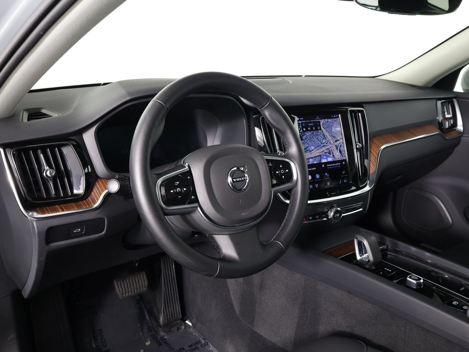 Certified 2025 Volvo V60 B5 Cross Country Plus AWD/4WD image 14