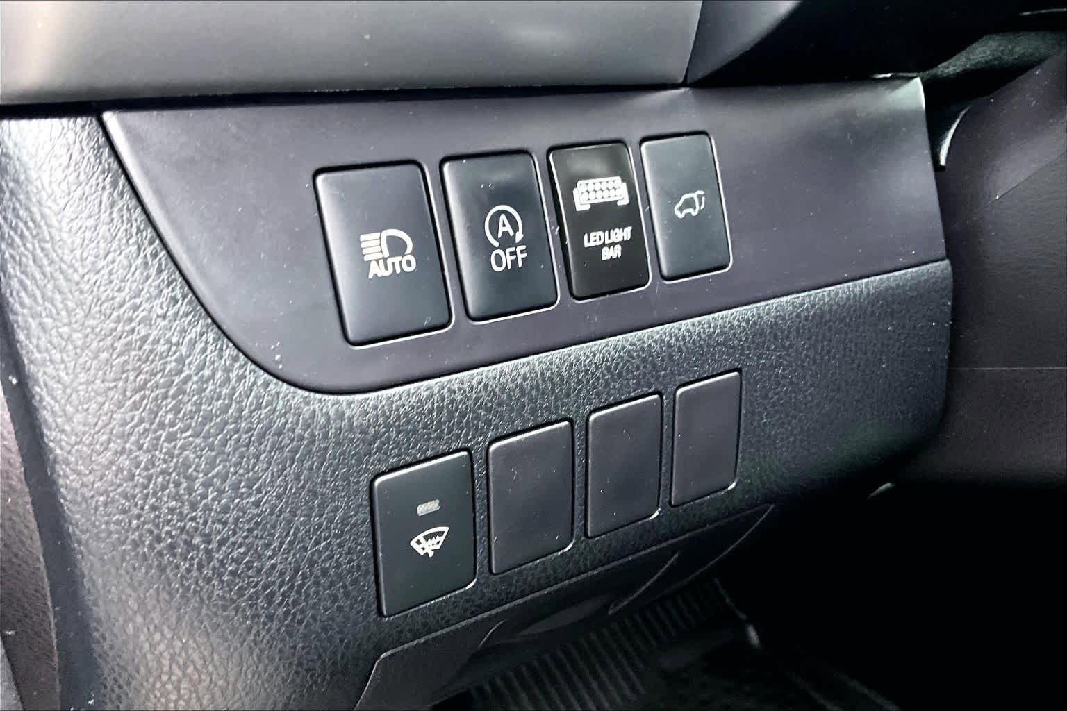 Used 2018 Toyota Highlander XLE AWD/4WD image 31
