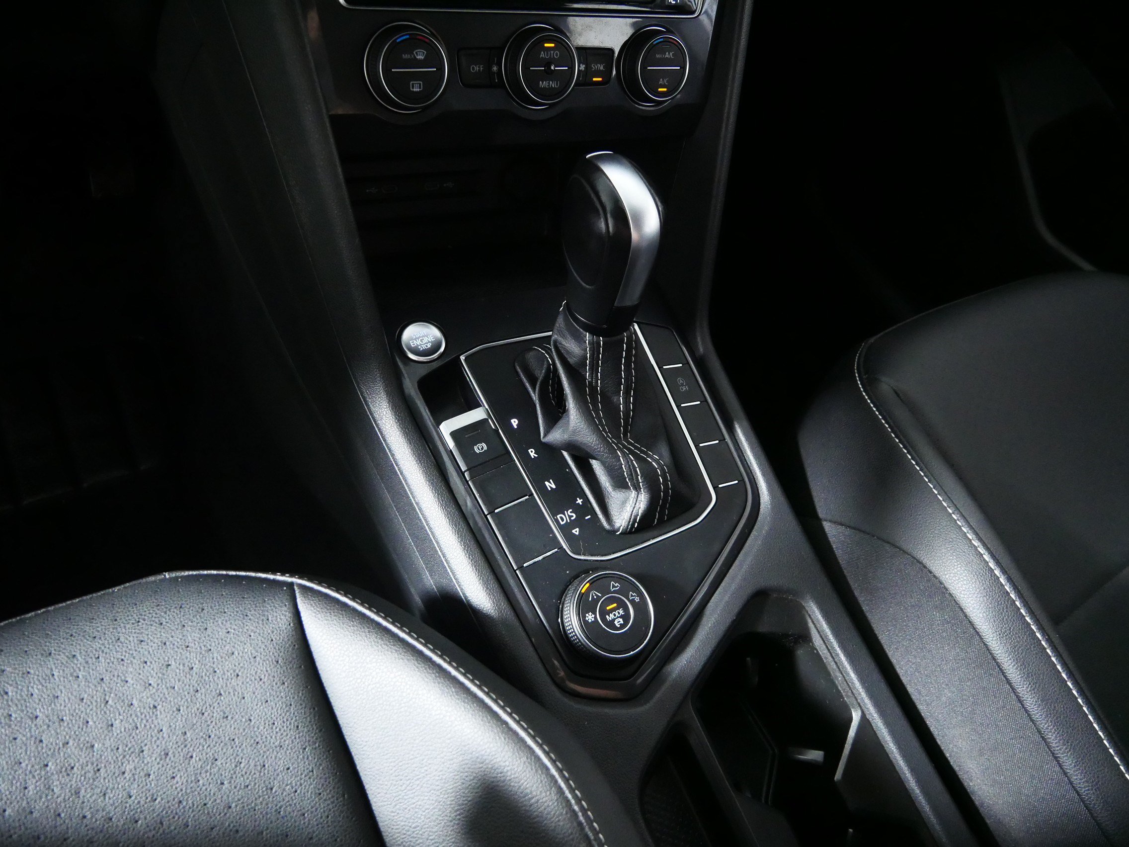 Used 2021 Volkswagen Tiguan SE AWD/4WD image 24