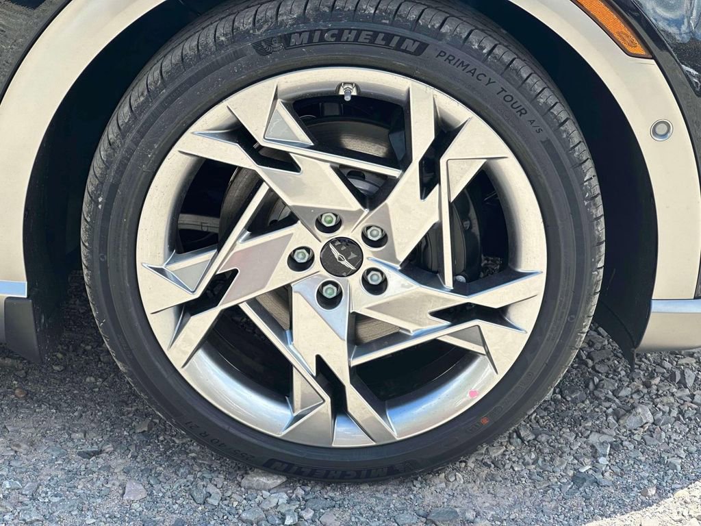 New 2024 Genesis GV60 Performance image 9