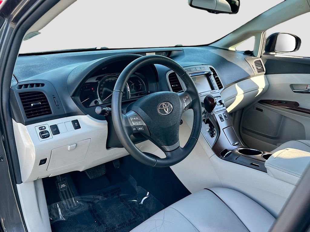 Used 2012 Toyota Venza LE image 9