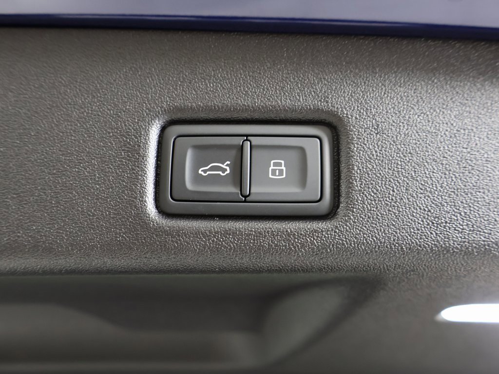New 2025 Audi Q5 Prestige image 16