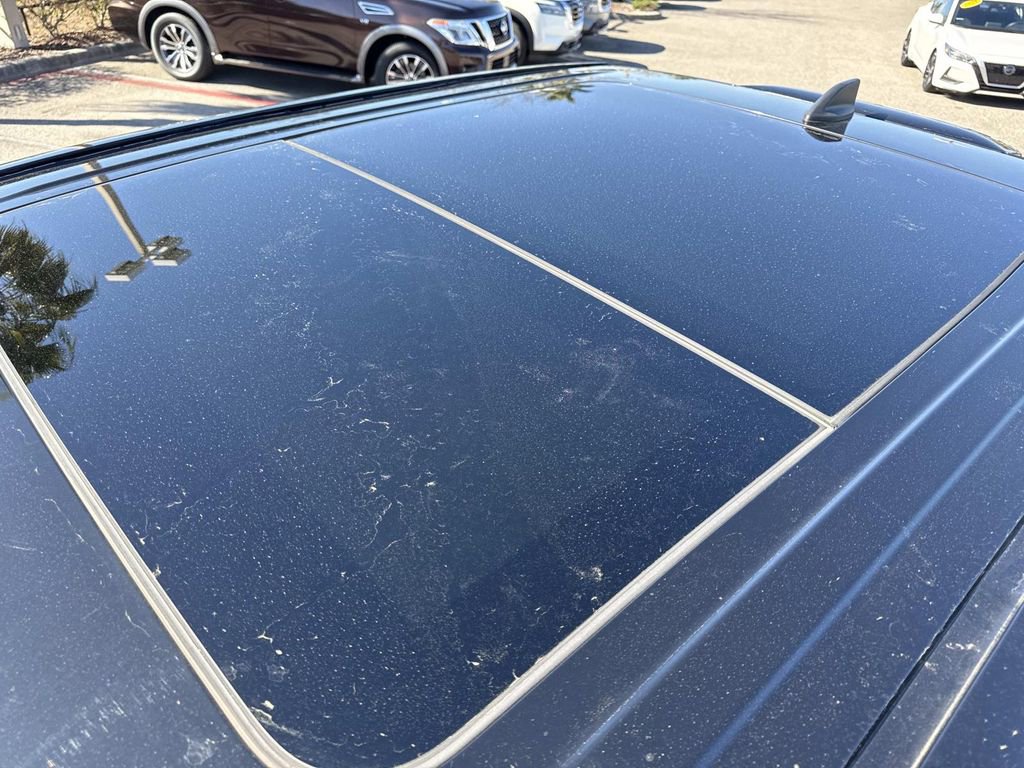 Certified 2022 Nissan Titan Platinum Reserve w/ Moonroof Package image 35