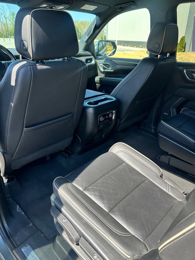 Used 2023 Chevrolet Suburban Premier image 10