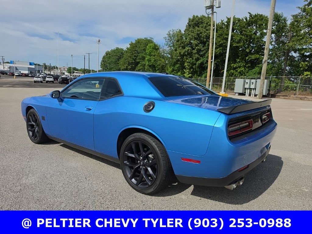 Used 2019 Dodge Challenger SXT w/ Blacktop Package RWD image 8