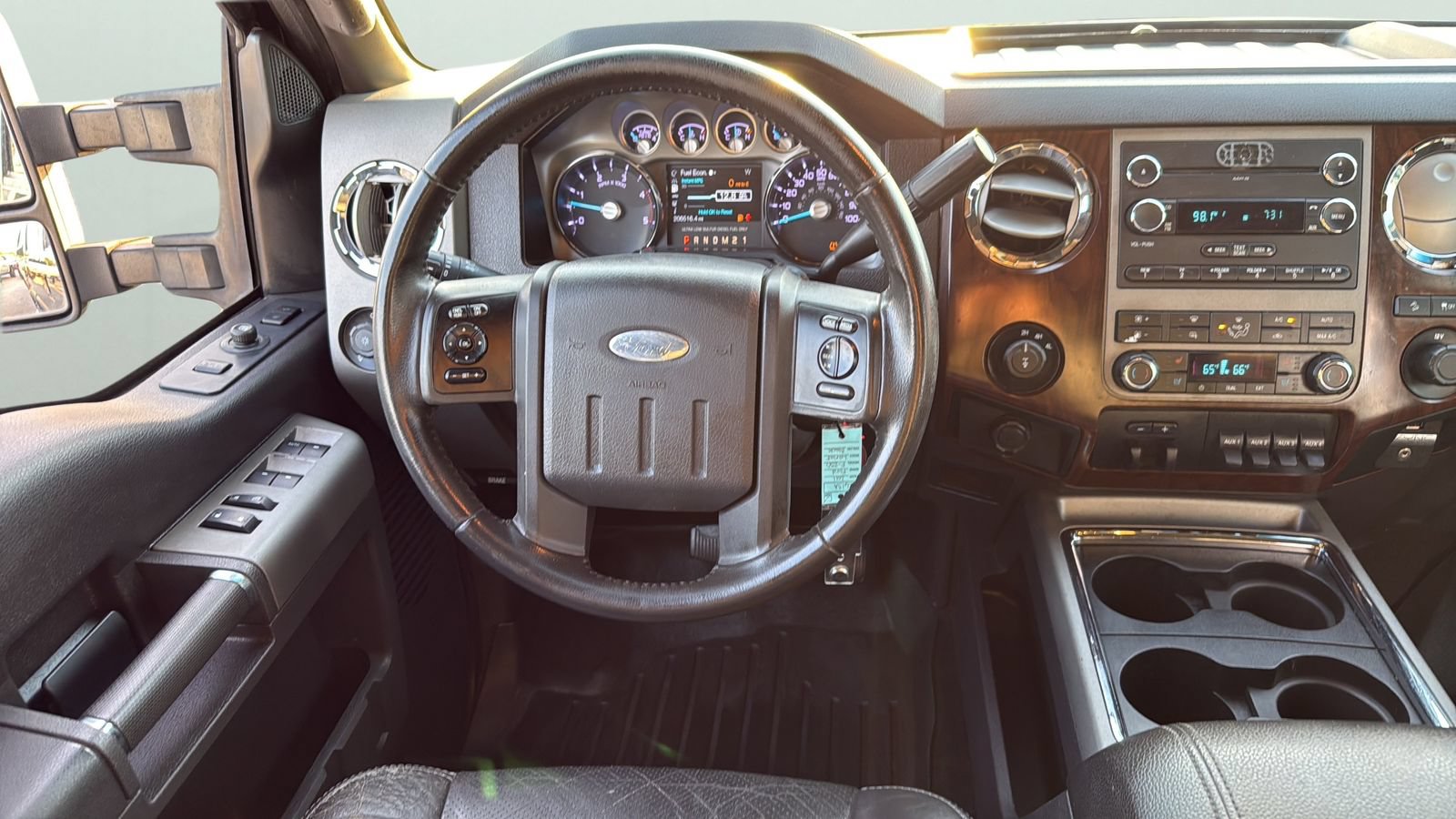 Used 2011 Ford F250 Lariat w/ Lariat Interior Pkg AWD/4WD image 12
