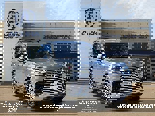 Used 2022 Lexus LX 600 4WD w/ Luxury Package